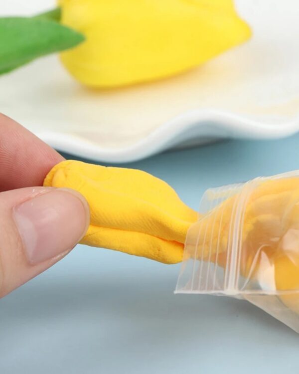 Piankolina plastelina glina 12 kolorów Piankolina plastelina glina 12 kolorów